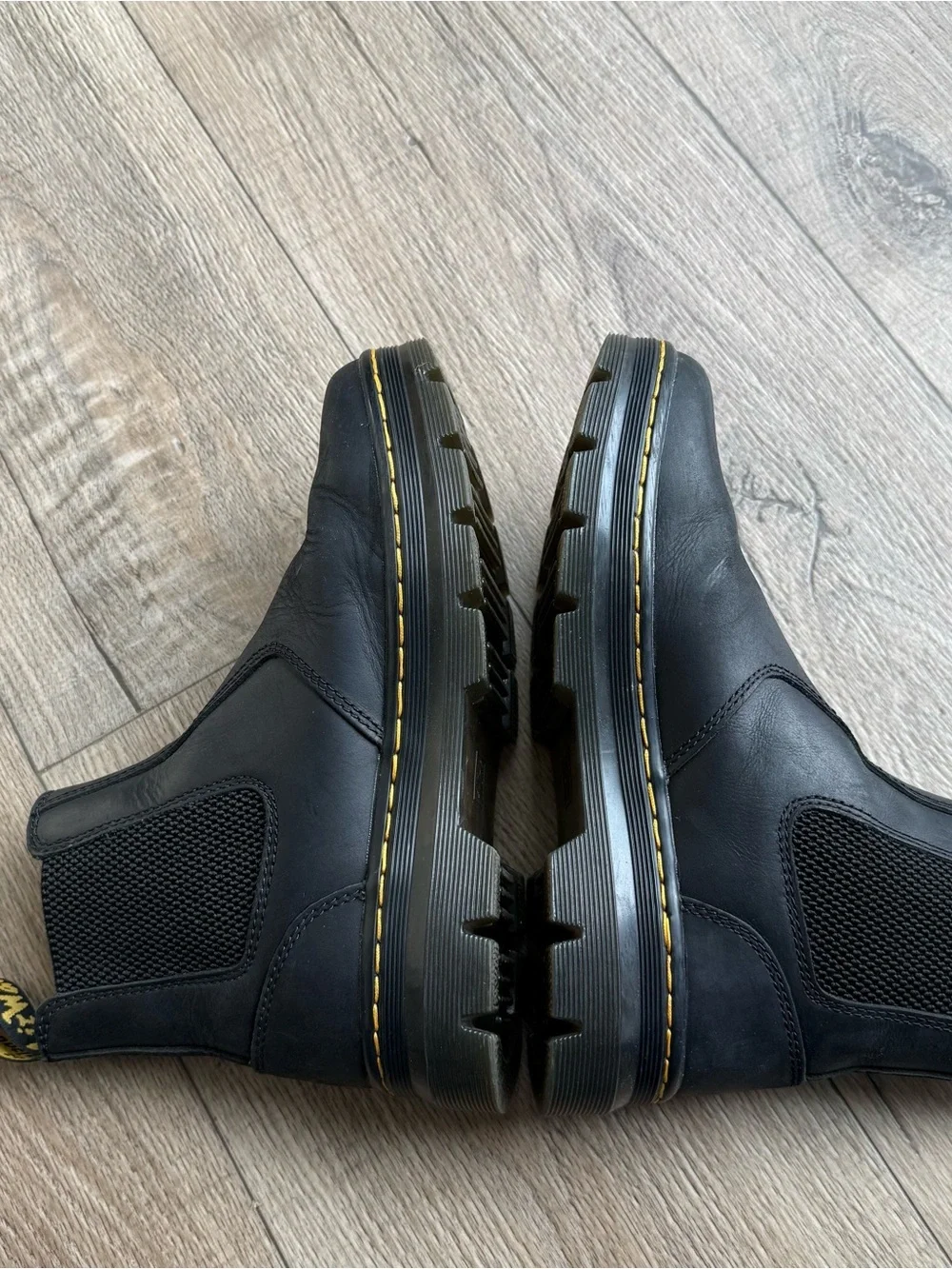 Doc Martens Embury size 8 chelse boots women leather black
